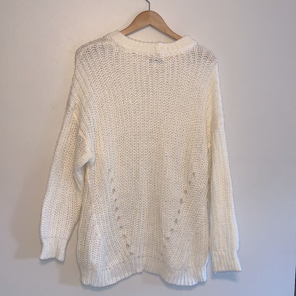 American Eagle Women’s Cream Crew Slouchy Oversized Sweater - Picture 5 of 6